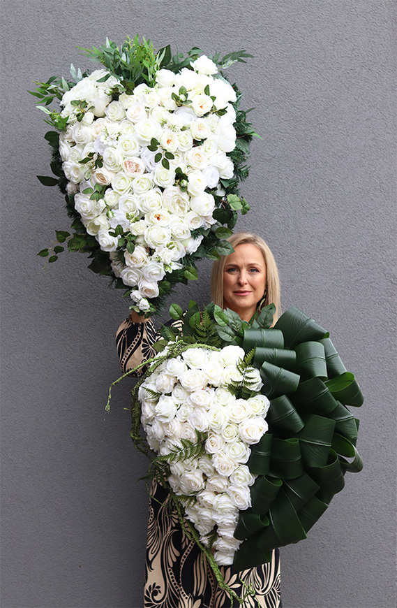 Broken Heart, wiązanka nagrobna w kształcie serca