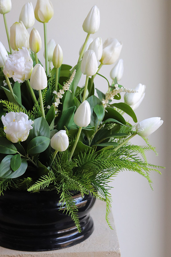 Tulipanowy Sen, dekoracja nagrobna z tulipanami