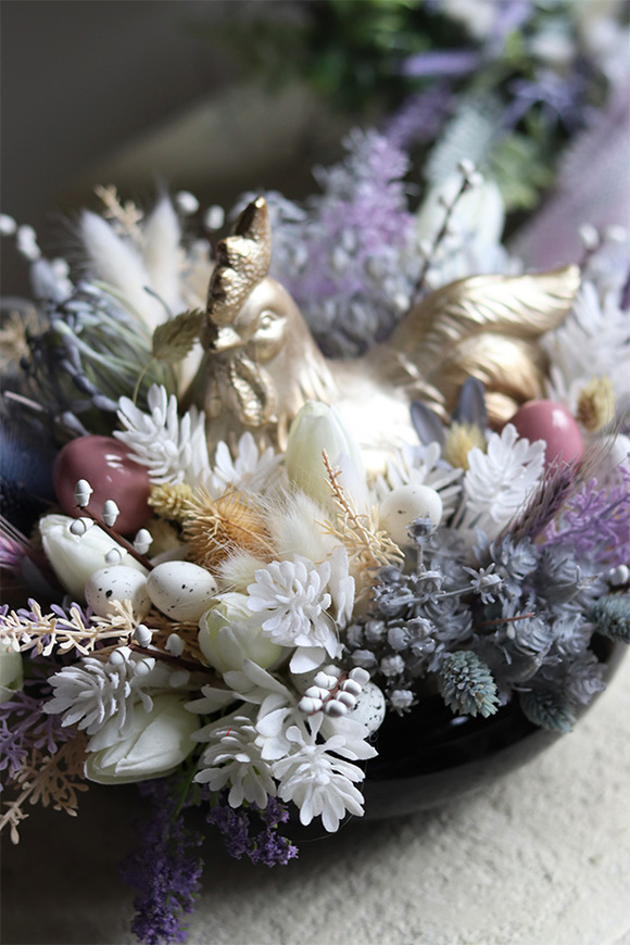  stroik wielkanocny ze złotą kurą, Very Peri