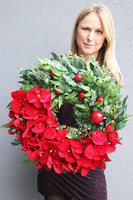 Orchidelia Red Winter, zimowy wianek na drzwi