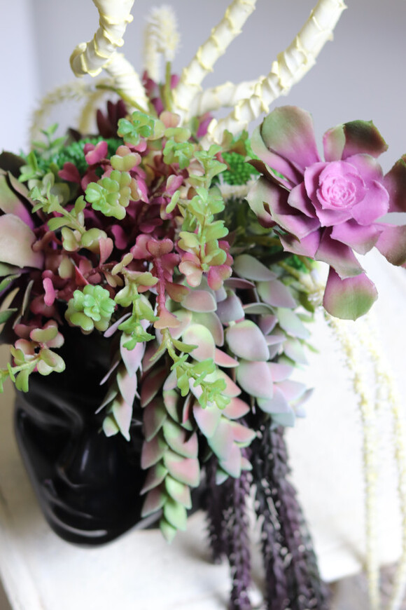 Cristina Head, kompozycja sukulenty w głowie