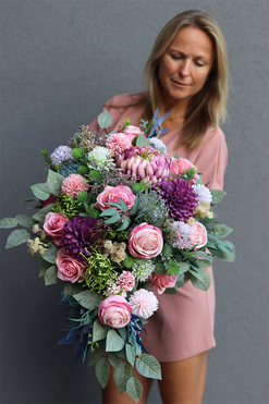 Kerrata Pink 2, pastelowa dekoracja nagrobna w misie, dł.75cm  