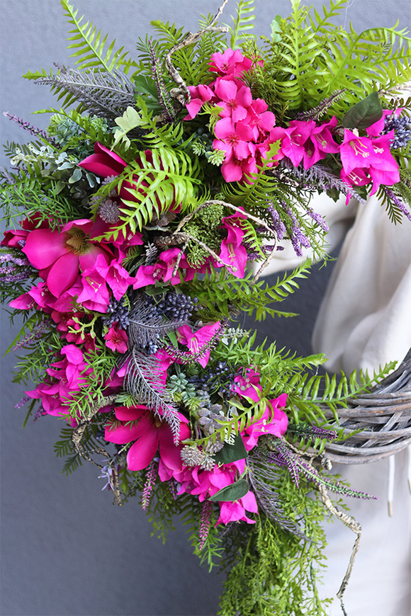 Magenta Love, asymetryczny wianek na drzwi, rozp.57cm