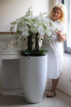 Grande Fiberglass Fenice 2, efektowny storczyk w białej donicy, wys.156cm 