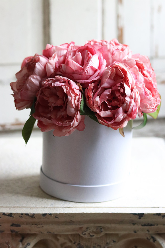 flowerbox z różowymi piwoniami, Helia, wys.24cm