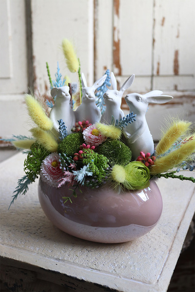 bajkowy stroik wielkanocny, Easter Bunnies, wym.23x32cm