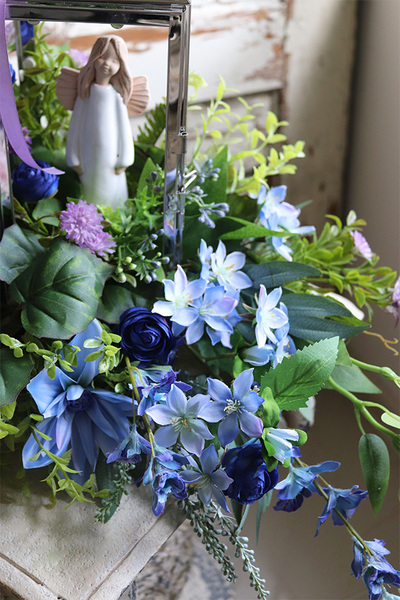 Angelo Garden Bluenia, kompozycja nagrobna ze srebrnym lampionem, wys.53cm 