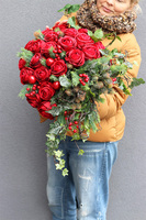 Red Love, zimowa dekoracja nagrobna w misie