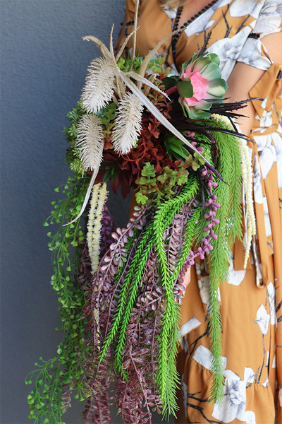 Cristina Head Deluxe, kompozycja sukulenty w głowie, wys.50cm+zwisy