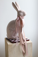 Zając Beżowy, figurka wielkanocna zajączek na podstawie, wys.48cm