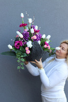 Amira Fiolet Volcan, kompozycja nagrobna w misie