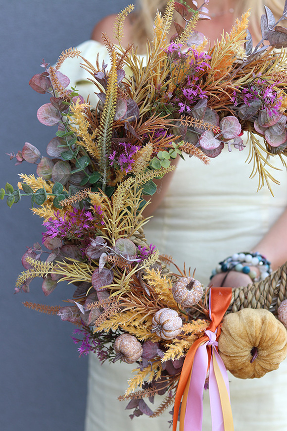 Jesienne Powroty, asymetryczny jesienny wianek na drzwi, śr.44cm