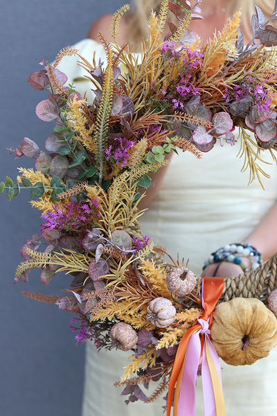 Jesienne Powroty, asymetryczny jesienny wianek na drzwi, śr.44cm