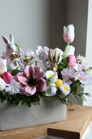 Easter Decor Concrete, stroik wielkanocny z zajączkiem