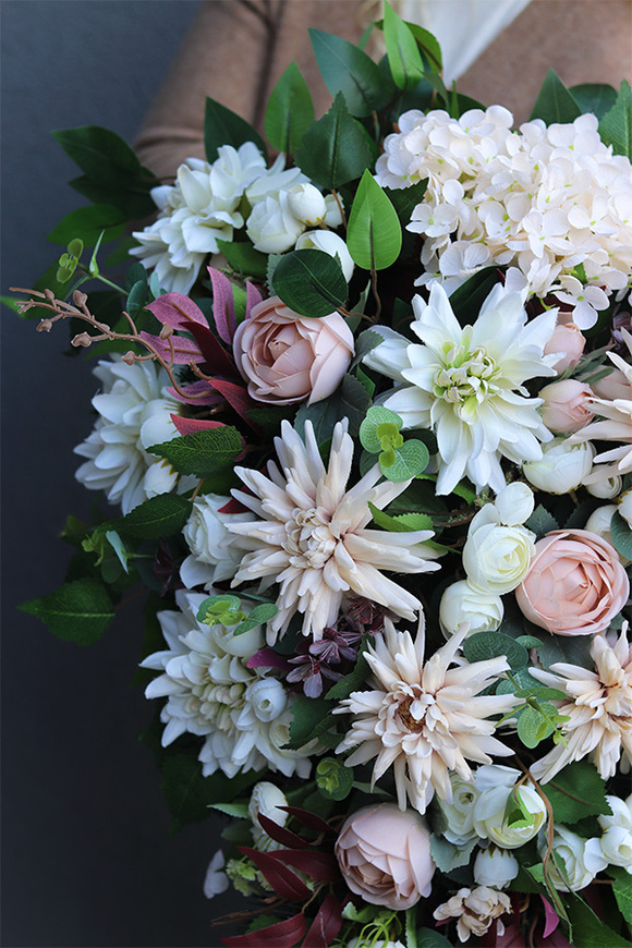 Gefis, jasna wiązanka nagrobna