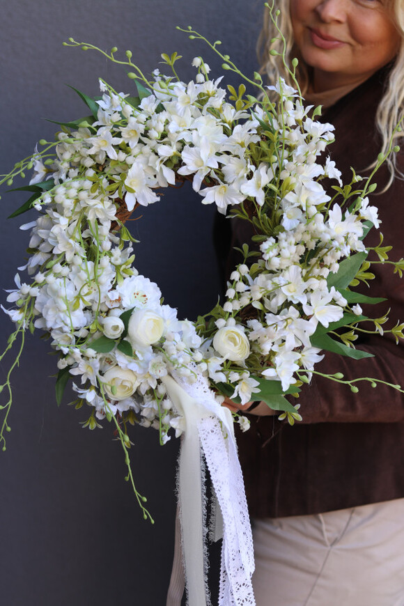 Avre, biały wianek na drzwi