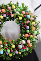 Eggs Lotte, wielkanocny wianek na drzwi z jajkami