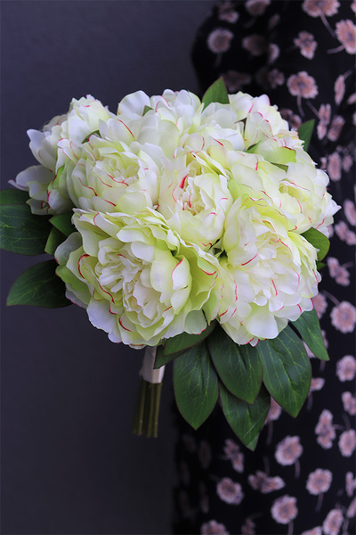 Aura, bukiet zielonych peonii, wys.38cm 