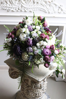 Violet Bellatia, kompozycja kwiatowa