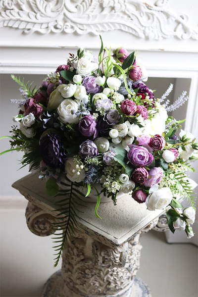 Violet Bellatia, kompozycja kwiatowa