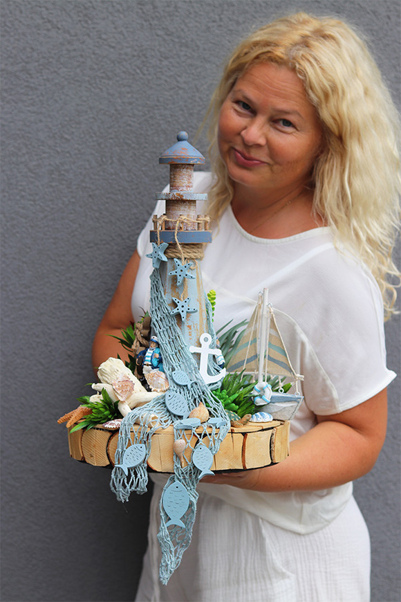 Latarnia Morska, kompozycja marynistyczna na drewnie