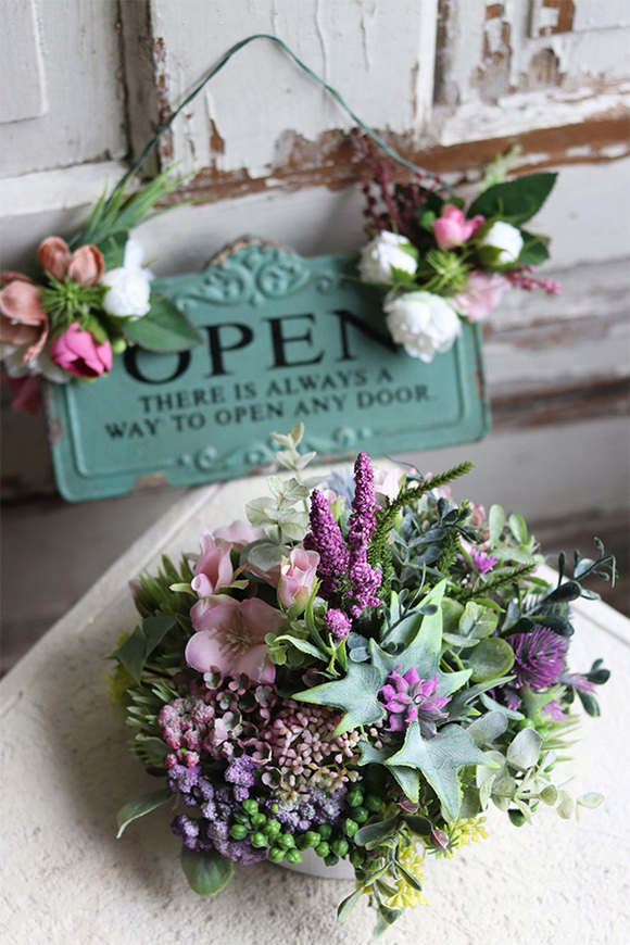 Open, tabliczka - zawieszka na drzwi z dekoracją kwiatową, wym.20x26cm 