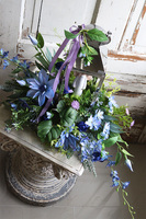 Angelo Garden Bluenia, kompozycja nagrobna ze srebrnym lampionem, wys.53cm 