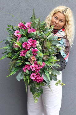 Dekorena Luiza, kompozycja nagrobna w naczyniu, dł.70cm