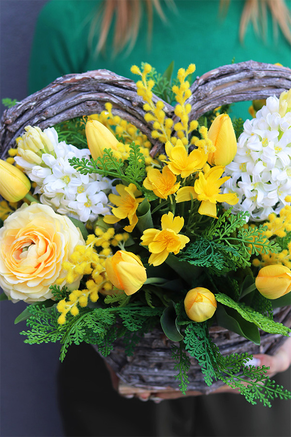 Serce Spring Yellow, kompozycja nagrobna z tajską orchideą