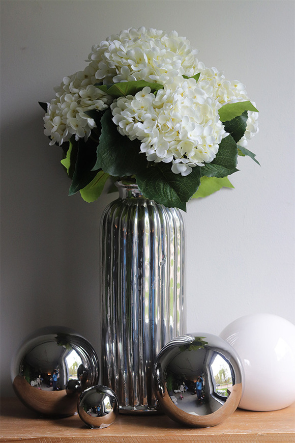 Hortensje Prowansja, kompozycja kwiatowa w wazonie