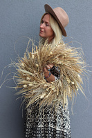 Netra, dekoracyjny wianek z suszem