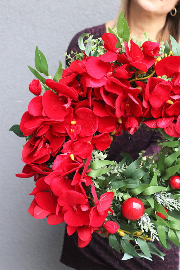 Orchidelia Red Winter, zimowy wianek na drzwi