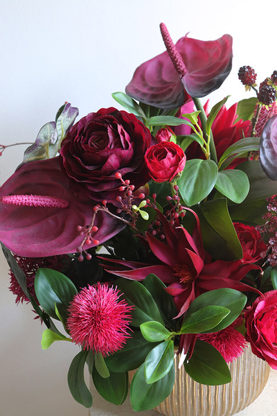 Cherry Antique, kompozycja kwiatowa z anturium