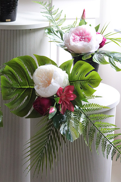 Exotic Summer, kompozycja kwiatowa w osłonce