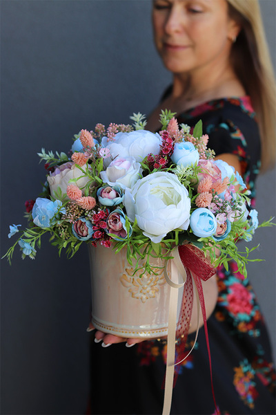 Romantyczna Daniela, kompozycja w kremowym naczyniu, wys.27cm