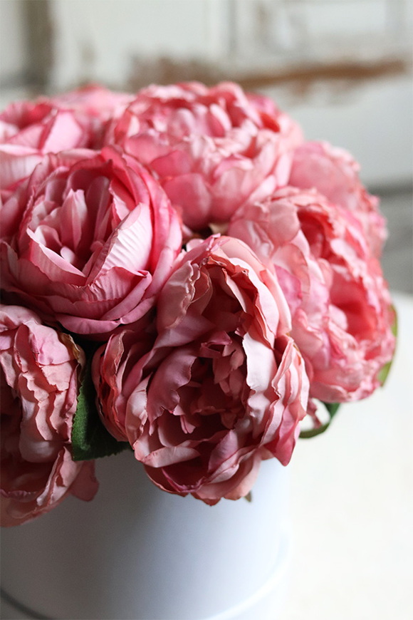 flowerbox z różowymi piwoniami, Helia, wys.24cm