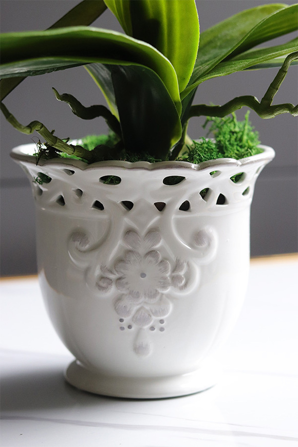 Gallindia Teria, storczyk fuksja w ażurowej donicy