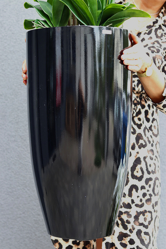 Black&White Fiberglass Grande, duży storczyk w czarnej donicy