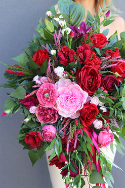 Pink Neulia Yrena, ciemno-różowa kompozycja w misie, wym.70cm