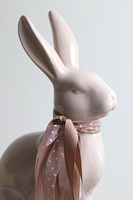 Zając Beżowy, figurka wielkanocna zajączek na podstawie, wys.48cm