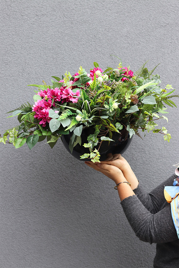 Dekorena Luiza, kompozycja nagrobna w naczyniu