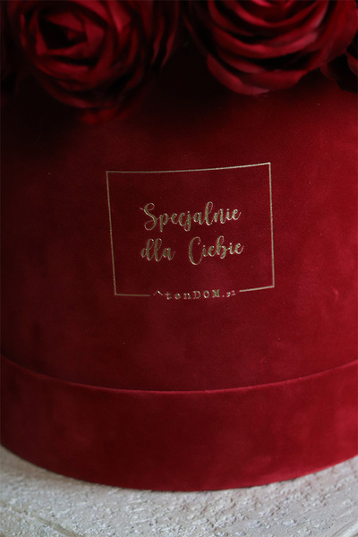 flowerbox na prezent Jubileo 50 Róż w welurowym pudełku