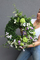 Hilltonia Spring Decor, wiosenny wianek na drzwi