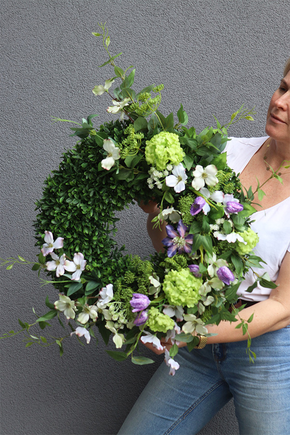 Hilltonia Spring Decor, wiosenny wianek na drzwi