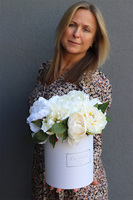 Peonies Classic, flowerbox z kremowymi peoniami