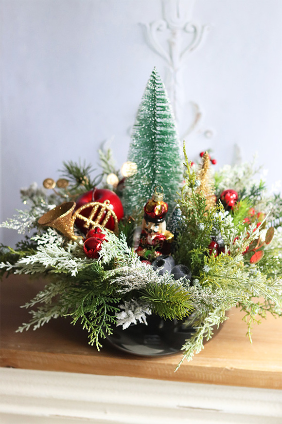 Decoration For You, świąteczny stroik z choineczką i bombkami