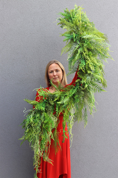 Veronea Greena, girlanda z zielonych zwisających pędów