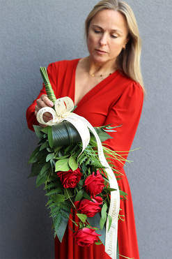Różena, elegancki bukiet nagrobny, dł.68cm 