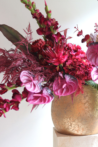 Ritual Big A, nowoczesna kompozycja kwiatowa, wym.95x128x70cm	