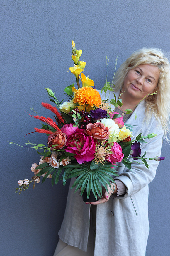 Colorro, nowoczesny bukiet nagrobny we wkładzie